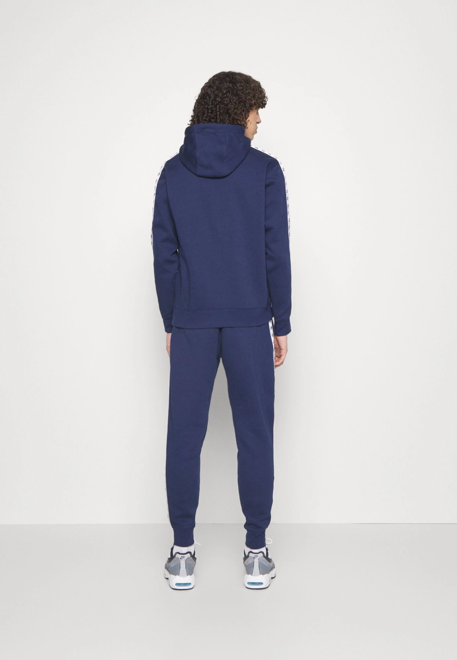 Nike Sportswear Club Suit - Trainingspak - Midnight Navy 4 Nike Sportswear Club Suit - Trainingspak - Midnight Navy - Afbeelding 4