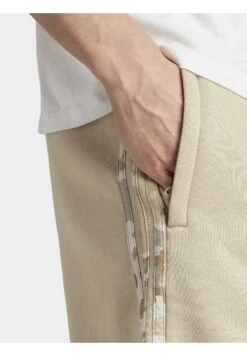 Adidas Originals Graphics Camo Stripe- Trainingsbroek - Savanna 9 Adidas Originals Graphics Camo Stripe- Trainingsbroek - Savanna -Next Verkoopwinkel 0354c31498dd4804b081230a09248142