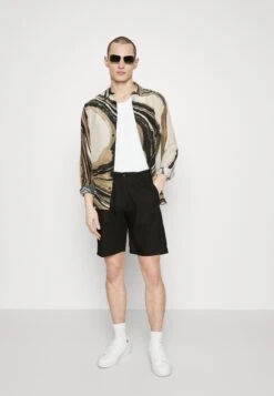 DRYKORN Abroad - Shorts - Black 6 DRYKORN Abroad - Shorts - Black -Next Verkoopwinkel 042fa17aa98443a499f024ae17e162bb