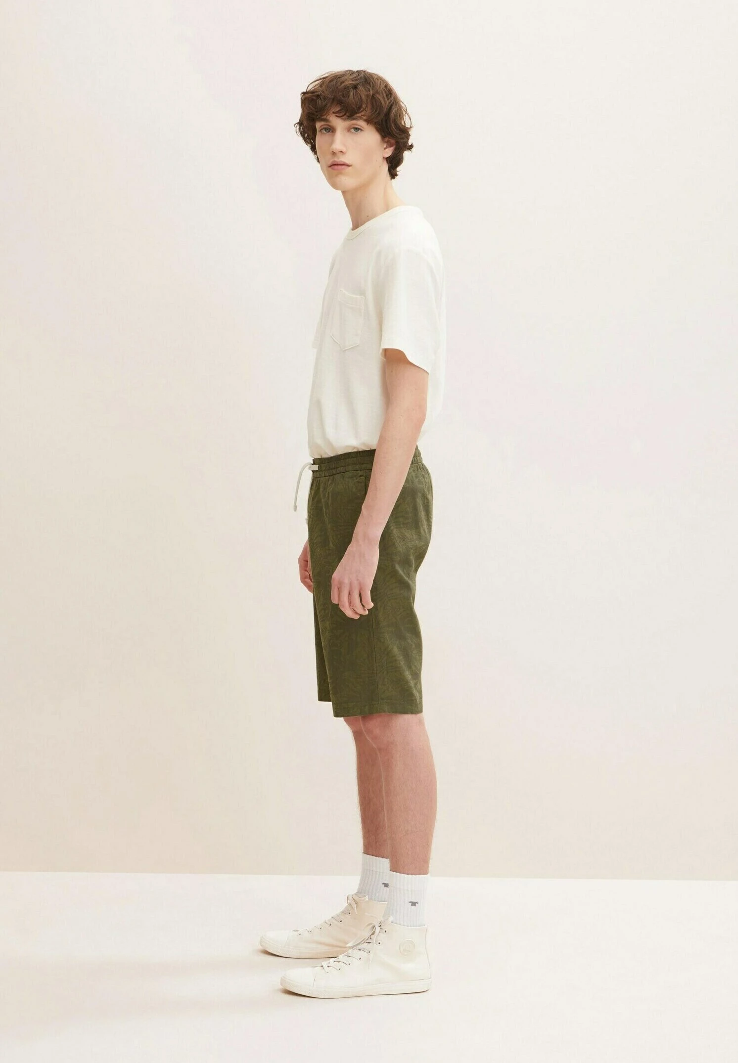 TOM TAILOR Denim Shorts - Olive Tonal Big Leaf Design 5 TOM TAILOR Denim Shorts - Olive Tonal Big Leaf Design - Afbeelding 5