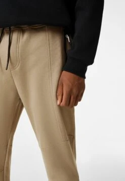 BERSHKA Plush Seams - Trainingsbroek - Camel 9 BERSHKA Plush Seams - Trainingsbroek - Camel -Next Verkoopwinkel 0ade8aef85574ec9bd5d74290ab50109