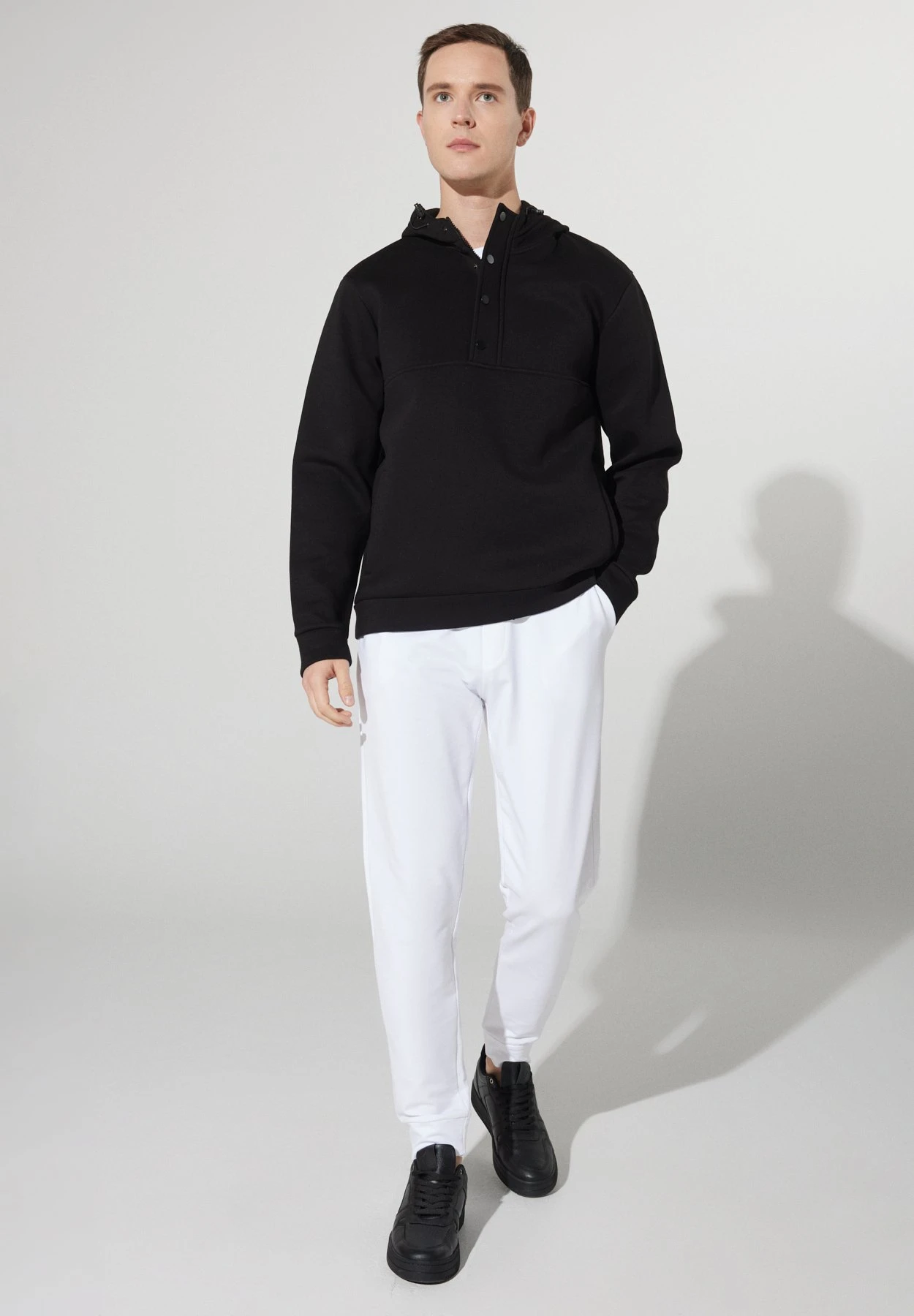 Standard Fit - Trainingsbroek - White 2 Standard Fit - Trainingsbroek - White - Afbeelding 2