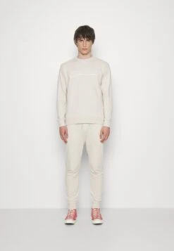 Script Crewneck Tracksuit - Trainingspak - Sand