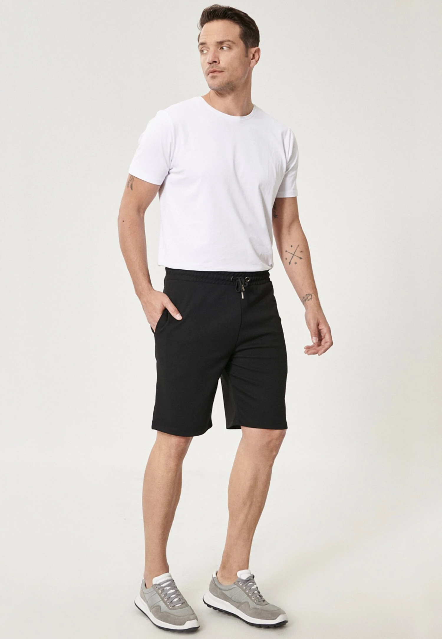 Standard Fit - Shorts - Black 2 Standard Fit - Shorts - Black - Afbeelding 2