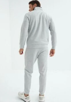 Vrijetijd-Jogging - Huis - Home- Trainingspak - Licht Grijs 8 Vrijetijd-Jogging - Huis - Home- Trainingspak - Licht Grijs -Next Verkoopwinkel 1672186e46f14f3f830102faf1b72d63