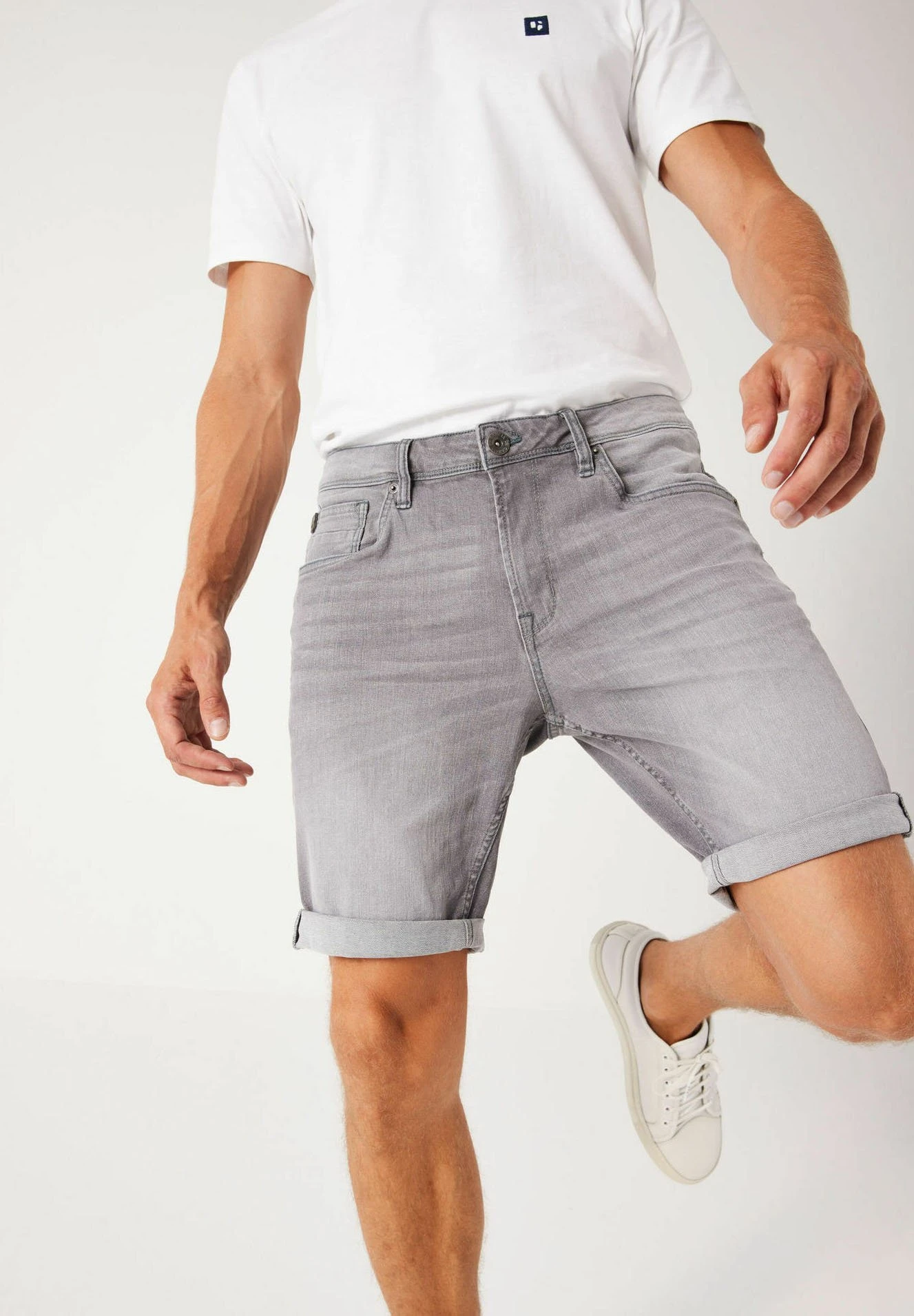 Garcia 615 Russo- Jeansshort - Medium Used 1 Garcia 615 Russo- Jeansshort - Medium Used