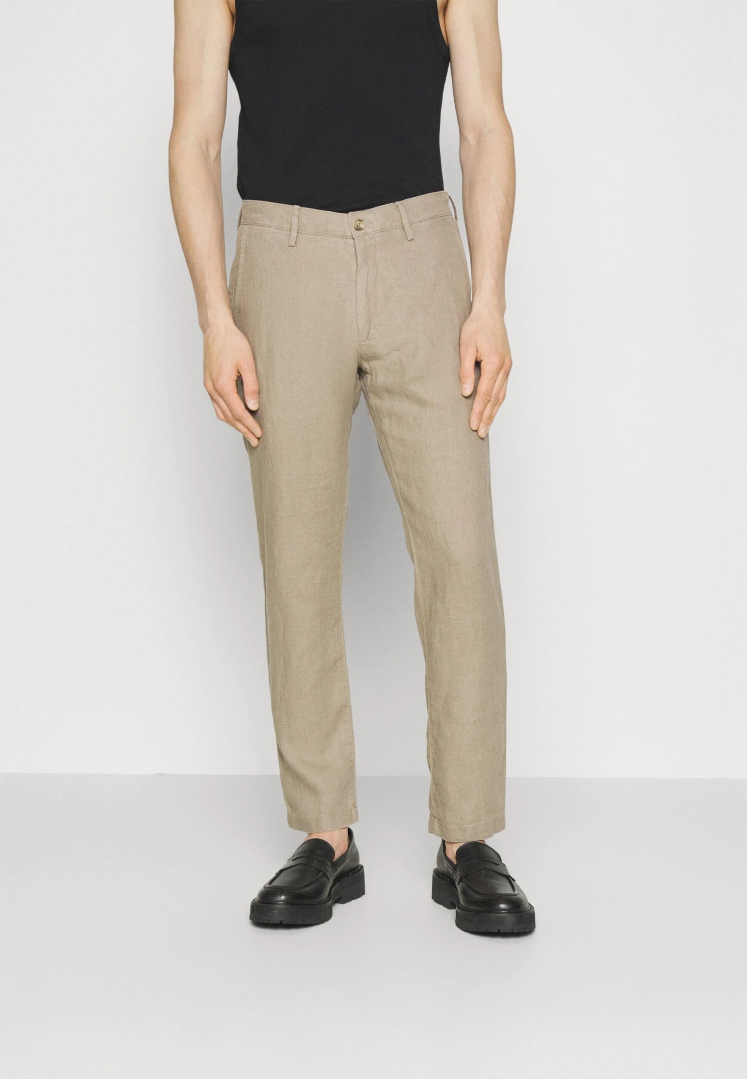 NN07 Karl - Broek - Greige 1 NN07 Karl - Broek - Greige