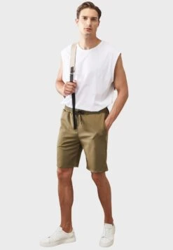 Standard Fit - Shorts - Khaki