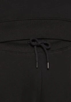 47 Batterman League Logo Base Runner Helix Pants - Trainingsbroek - Jet Black 10 47 Batterman League Logo Base Runner Helix Pants - Trainingsbroek - Jet Black -Next Verkoopwinkel 3151205141de4a5295678b1d0566f909