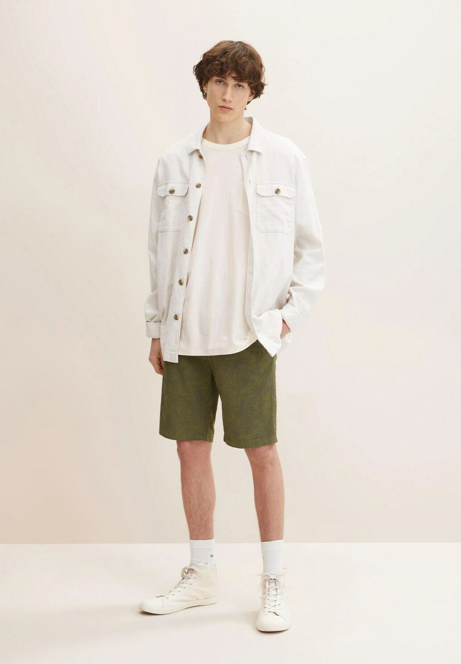 TOM TAILOR Denim Shorts - Olive Tonal Big Leaf Design 2 TOM TAILOR Denim Shorts - Olive Tonal Big Leaf Design - Afbeelding 2