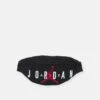 Jordan Crossbody Bag - Heuptas - Black 12 Jordan Crossbody Bag - Heuptas - Black -Next Verkoopwinkel 3478aeda34c748e883fe84fd9bd036da