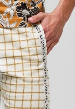 Touch Of Class -With Checkered Pattern - Shorts - Offwhite 8 Touch Of Class -With Checkered Pattern - Shorts - Offwhite -Next Verkoopwinkel 3e769f785060460c80d20325bd77c5f5