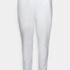 Lacoste Trainingsbroek - Blanc 19 Lacoste Trainingsbroek - Blanc -Next Verkoopwinkel 42920b5a107f4749a21d700710ea0842