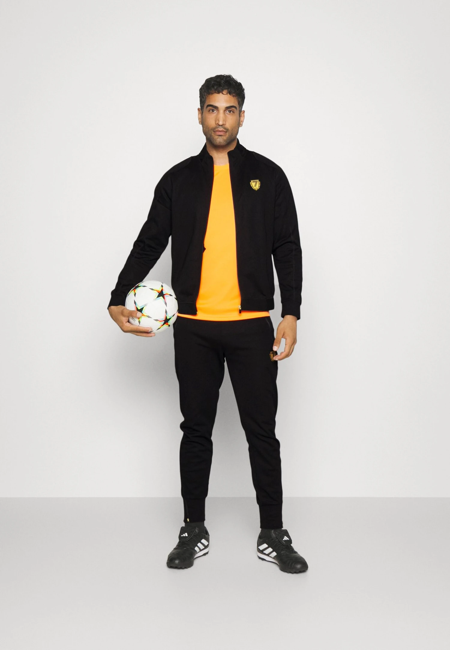 EA7 Emporio Armani Train Soccer Pants - Trainingsbroek - Black 2 EA7 Emporio Armani Train Soccer Pants - Trainingsbroek - Black - Afbeelding 2