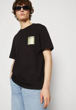 Calvin Klein Elementa Photo Print- T-Shirt Print - Black 9 Calvin Klein Elementa Photo Print- T-Shirt Print - Black -Next Verkoopwinkel 59b750b532f1464cb399bf1125036b69