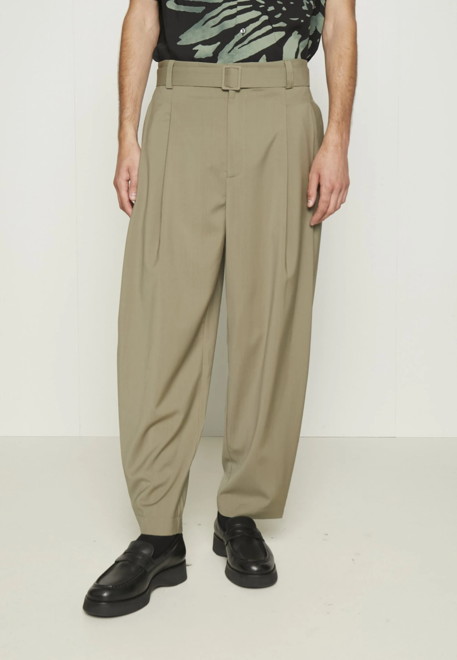 Emporio Armani Pantaloni - Broek - Verde Militare 1 Emporio Armani Pantaloni - Broek - Verde Militare