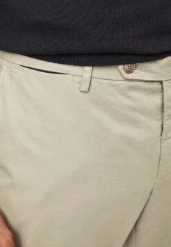 Hackett London Core Sanderson - Chino - Dusty Green 8 Hackett London Core Sanderson - Chino - Dusty Green -Next Verkoopwinkel 5c42224e2f174339b07c280e7c9b49de