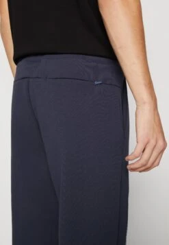 Lacoste Trainingsbroek - Blue Night 11 Lacoste Trainingsbroek - Blue Night -Next Verkoopwinkel 60839cb001f74d599c0bc0b7d89bfc54