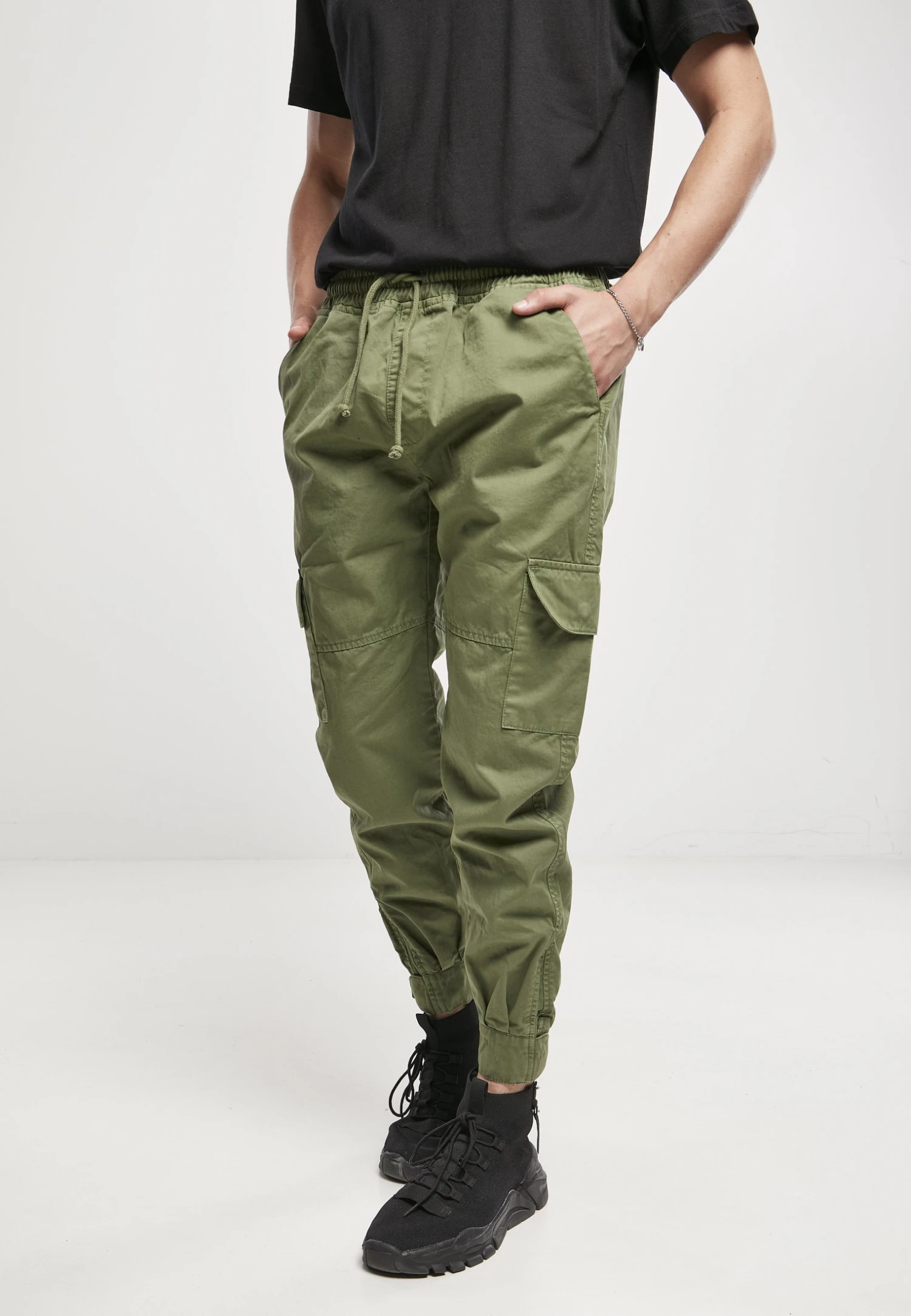 URBAN CLASSICS Männer Military- Cargobroek - Newolive 1 URBAN CLASSICS Männer Military- Cargobroek - Newolive