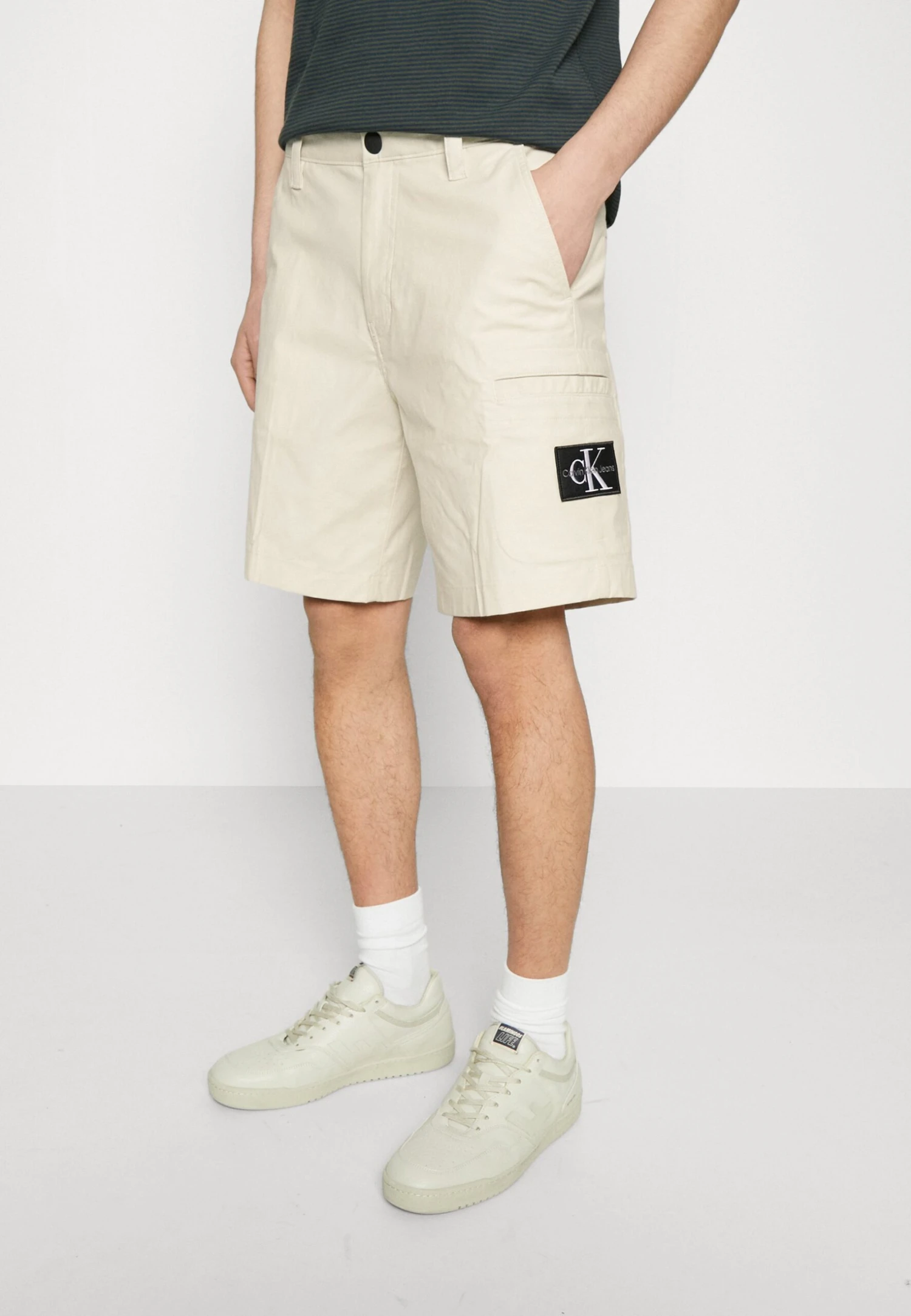 Calvin Klein Jeans Stop Straight- Shorts - Eggshell 1 Calvin Klein Jeans Stop Straight- Shorts - Eggshell