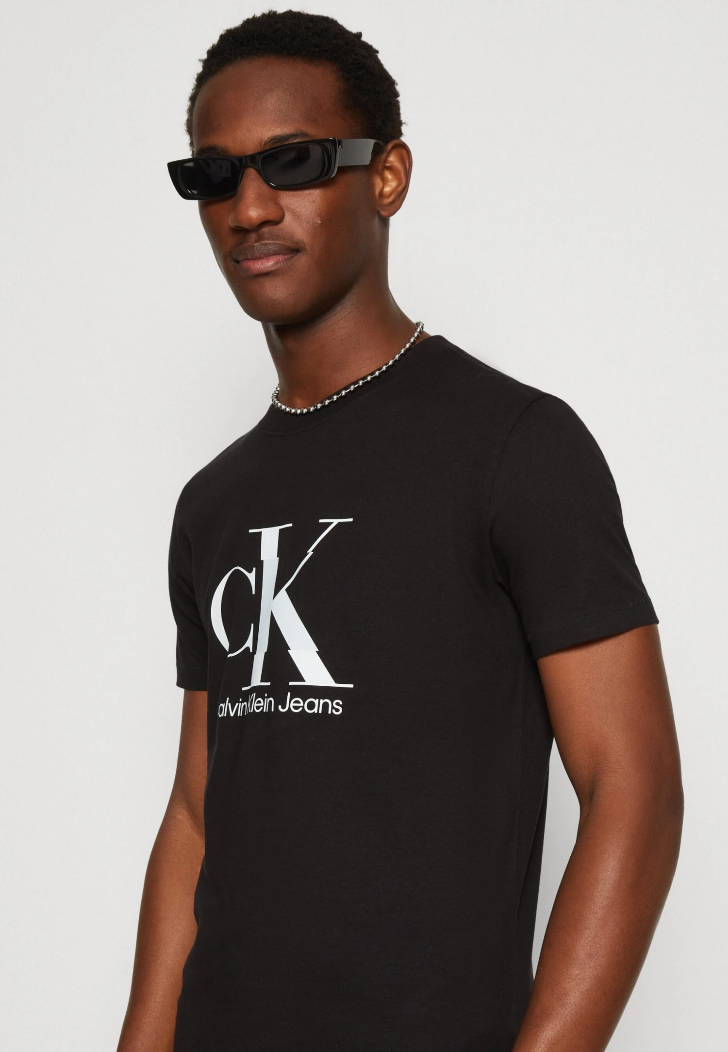 Calvin Klein Jeans Disrupted Monologo- T-Shirt Print - Black 4 Calvin Klein Jeans Disrupted Monologo- T-Shirt Print - Black - Afbeelding 4