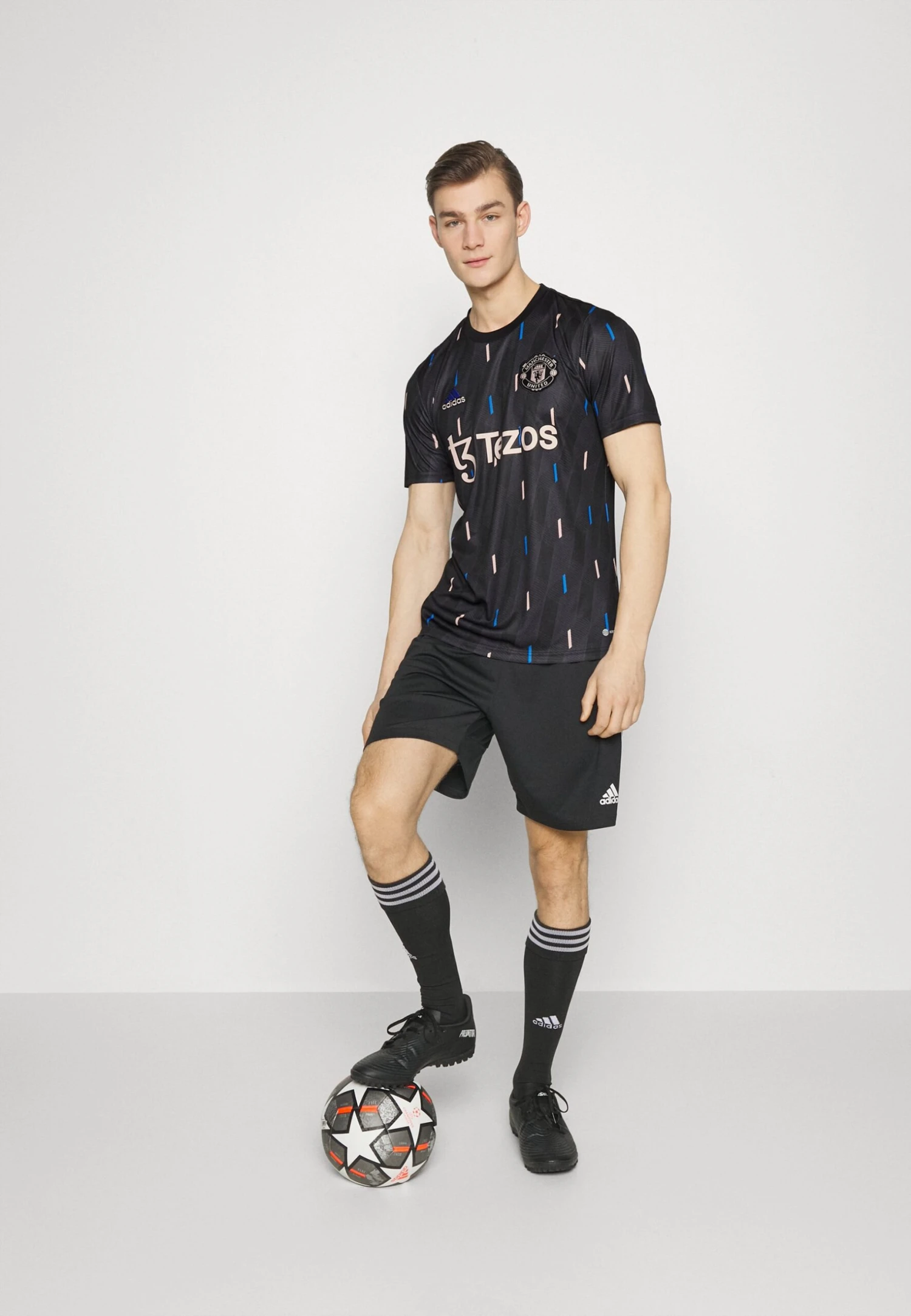 ADIDAS PERFORMANCE Manchester United Prematch - Fanartikel - Black/Night Grey/Glory Blue/Icey Pink 2 ADIDAS PERFORMANCE Manchester United Prematch - Fanartikel - Black/Night Grey/Glory Blue/Icey Pink - Afbeelding 2