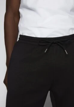 Matinique Majack - Trainingsbroek - Black 9 Matinique Majack - Trainingsbroek - Black -Next Verkoopwinkel 736bb0854af2431bba8cb09605540fef