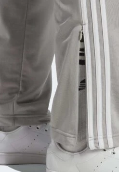 Adidas Originals Firebird Tp - Trainingsbroek - Grey Two 10 Adidas Originals Firebird Tp - Trainingsbroek - Grey Two -Next Verkoopwinkel 75e5838537ef4ee1afcdc04840986538