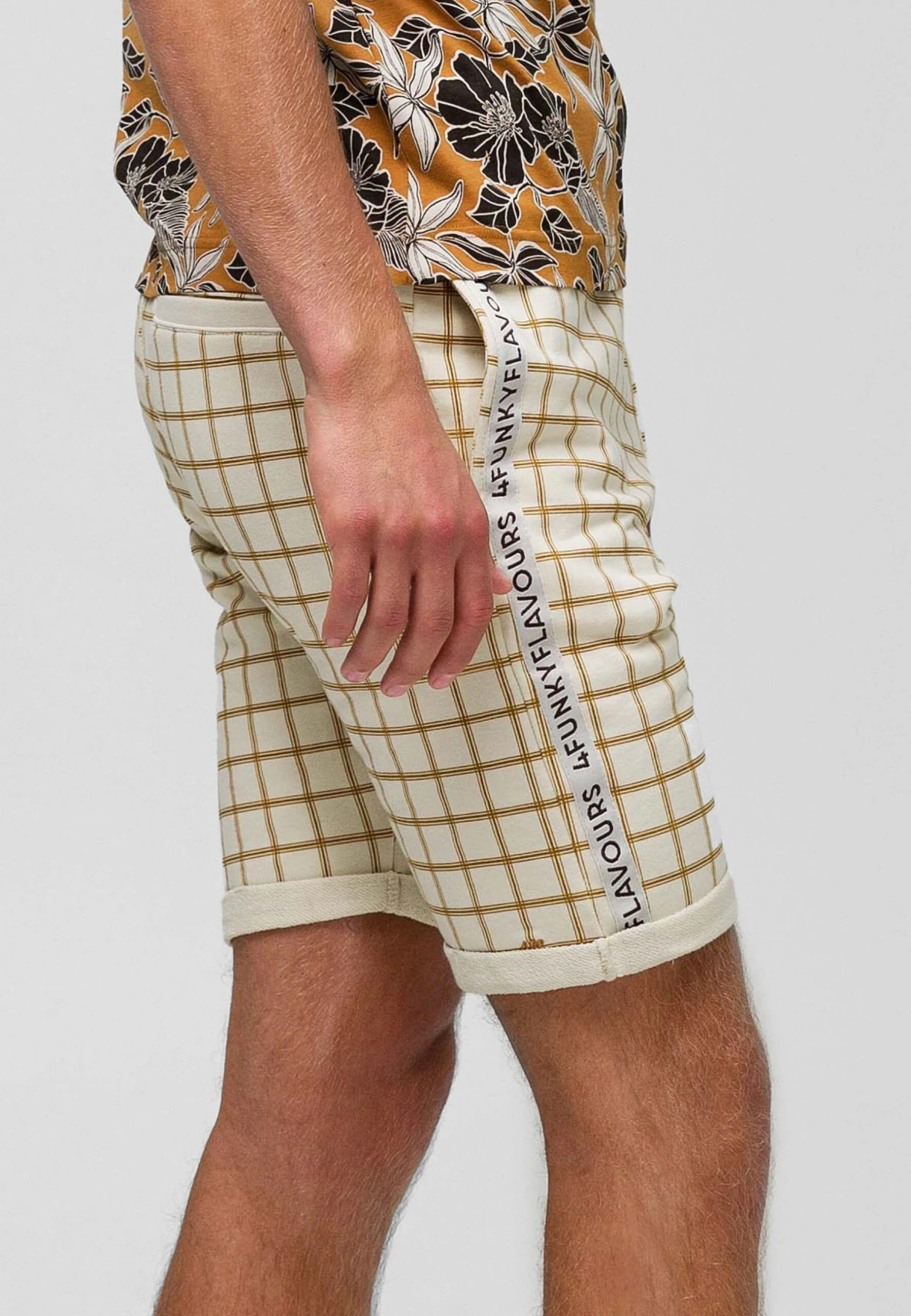 Touch Of Class -With Checkered Pattern - Shorts - Offwhite 4 Touch Of Class -With Checkered Pattern - Shorts - Offwhite - Afbeelding 4