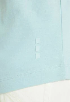 Brody - T-Shirt Basic - Light Blue 15 Brody - T-Shirt Basic - Light Blue -Next Verkoopwinkel 79b18efa39fa49bd94efe45831e88080