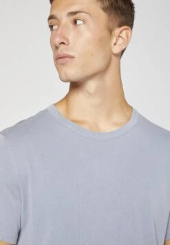 American Vintage Devon - T-Shirt Basic - Bleu Gris Vintage 7 American Vintage Devon - T-Shirt Basic - Bleu Gris Vintage -Next Verkoopwinkel 7e65c36ceafb43b6b8106d1c65cf8ca8