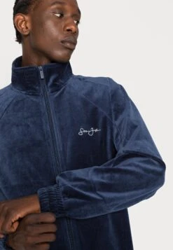 Sean John Script Logo Essential Trackjacket - Trainingsvest - Dark Blue 9 Sean John Script Logo Essential Trackjacket - Trainingsvest - Dark Blue -Next Verkoopwinkel 7f270090dd1f4c7dadd4c876ba04ee83
