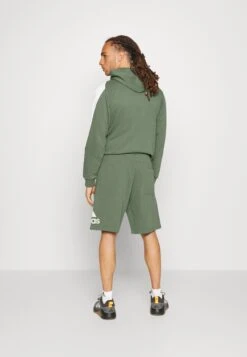 ADIDAS PERFORMANCE Loungewear Must Haves - Korte Broeken - Green Oxide/Linen Green