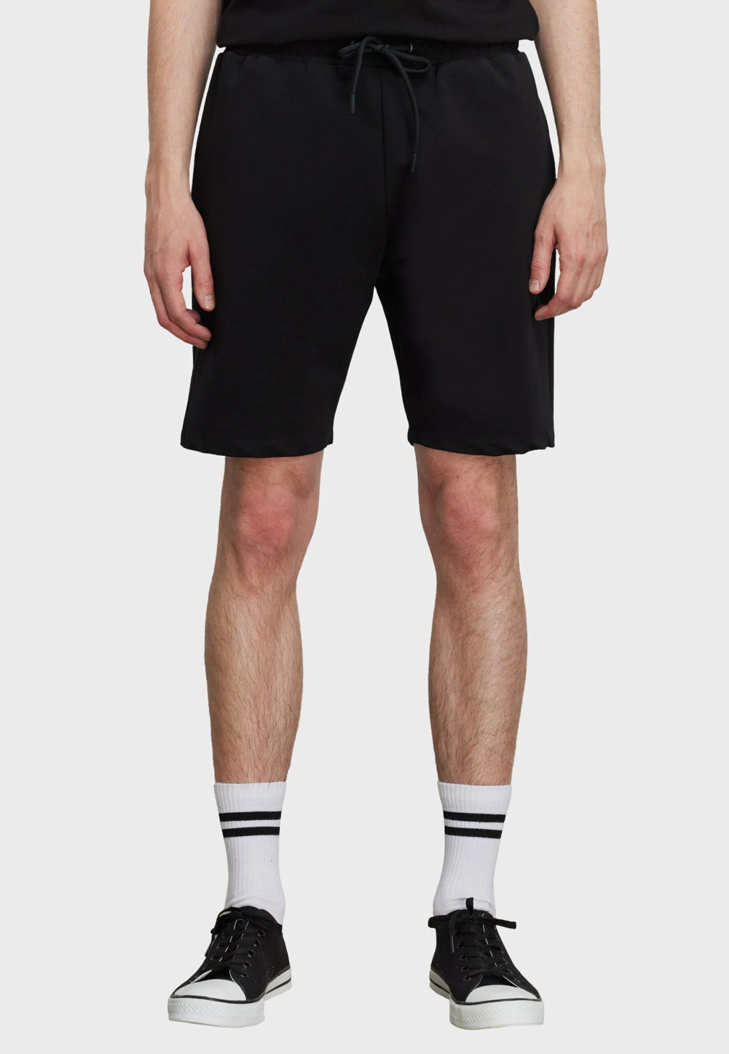 Standard Fit- Trainingsbroek - Black 1 Standard Fit- Trainingsbroek - Black