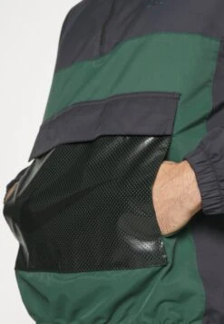 Nike Performance Liverpool Fc Hooded Anorak - Trainingsvest - Pro Green/Black 9 Nike Performance Liverpool Fc Hooded Anorak - Trainingsvest - Pro Green/Black -Next Verkoopwinkel 9163ffae985e4fb8833aa3a3361c7555