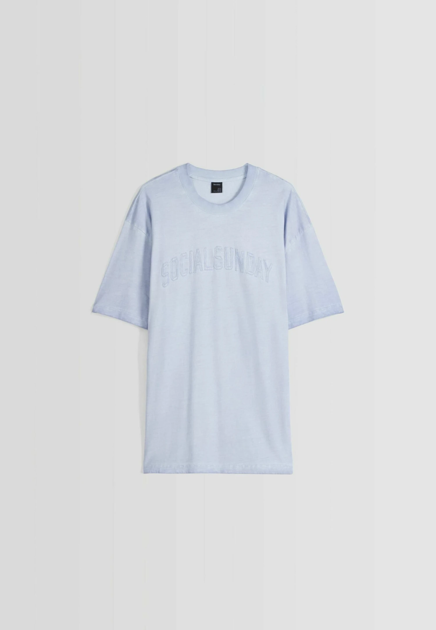 BERSHKA Patch Short Sleeve Boxy Fit - T-Shirt Print - Light-Blue Denim 6 BERSHKA Patch Short Sleeve Boxy Fit - T-Shirt Print - Light-Blue Denim - Afbeelding 6