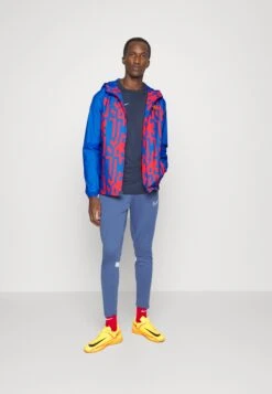 Nike Performance Fc Barcelona Jacket - Trainingsvest - Signal Blue 8 Nike Performance Fc Barcelona Jacket - Trainingsvest - Signal Blue -Next Verkoopwinkel 94f4bcb72ff14248b84b2c932f7aebfb
