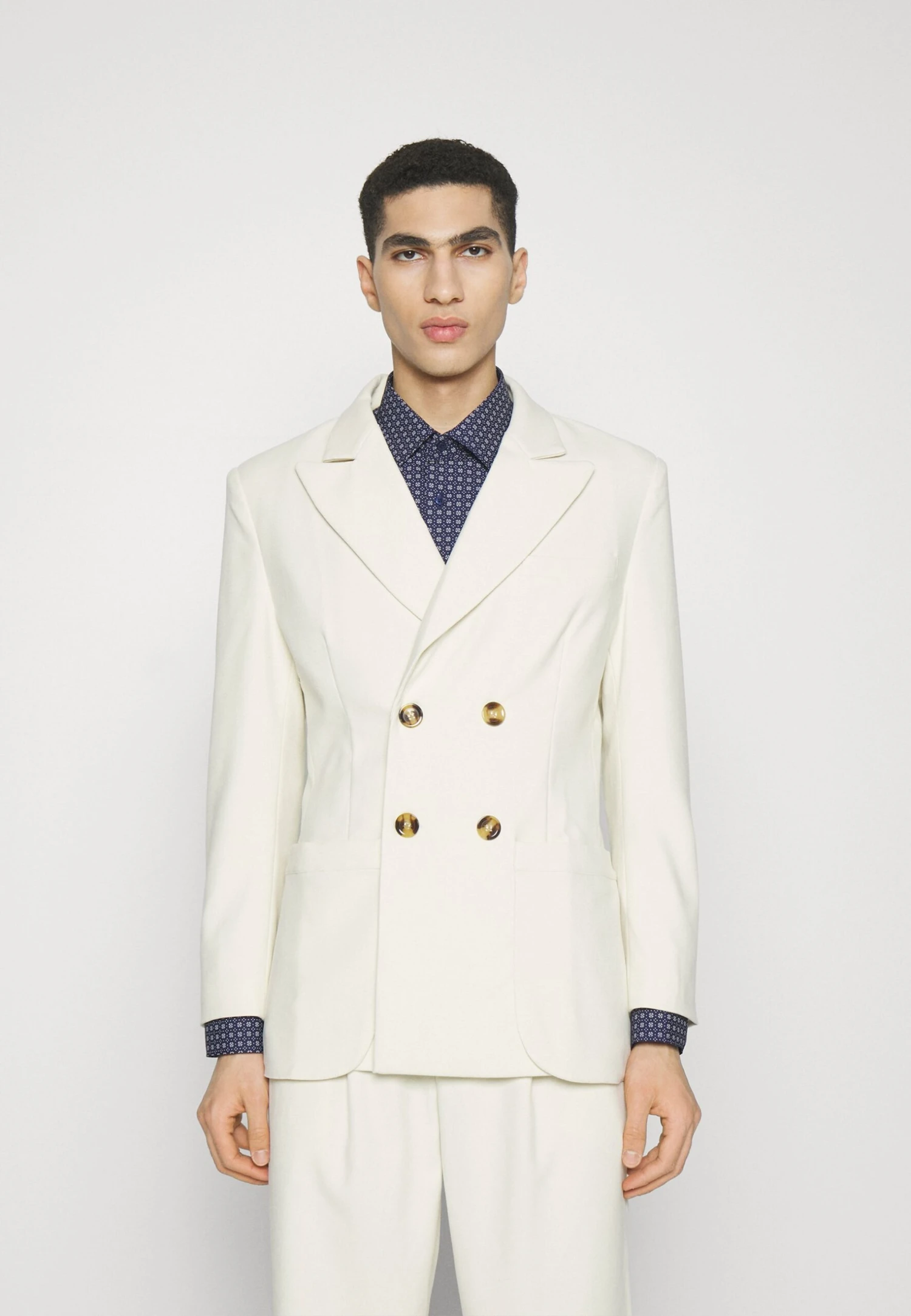 Double Breasted - Colbert - Cream 1 Double Breasted - Colbert - Cream