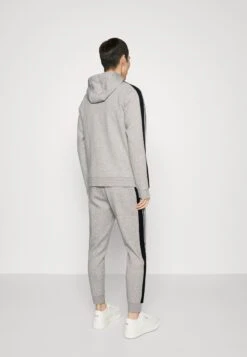 Boss Set - Trainingspak - Light Pastel Grey 9 Boss Set - Trainingspak - Light Pastel Grey -Next Verkoopwinkel 983009075a2648548e941dc98fa669bd