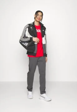 Adidas Sportswear M Cb Ts - Trainingspak - Grey Six 8 Adidas Sportswear M Cb Ts - Trainingspak - Grey Six -Next Verkoopwinkel 9a76472cd1b0446f9065034ae8c0f19e