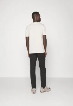 Calvin Klein Modern Tapered Pant - Chino - Black 7 Calvin Klein Modern Tapered Pant - Chino - Black -Next Verkoopwinkel 9d3cd47a594c4cfe8c48caa27d31e745