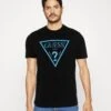 Guess Reflective Logo Tee - T-Shirt Print - Jet Black 11 Guess Reflective Logo Tee - T-Shirt Print - Jet Black -Next Verkoopwinkel 9ff13d3a8fbe4c5999f0d9eac6bc8927