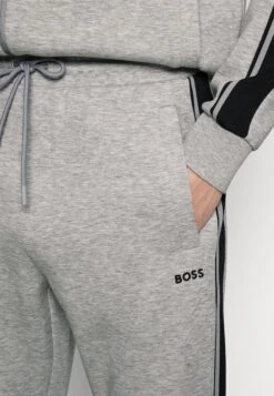 Boss Set - Trainingspak - Light Pastel Grey 11 Boss Set - Trainingspak - Light Pastel Grey -Next Verkoopwinkel a0cfadc3cff84479961eb2e655fac6a9