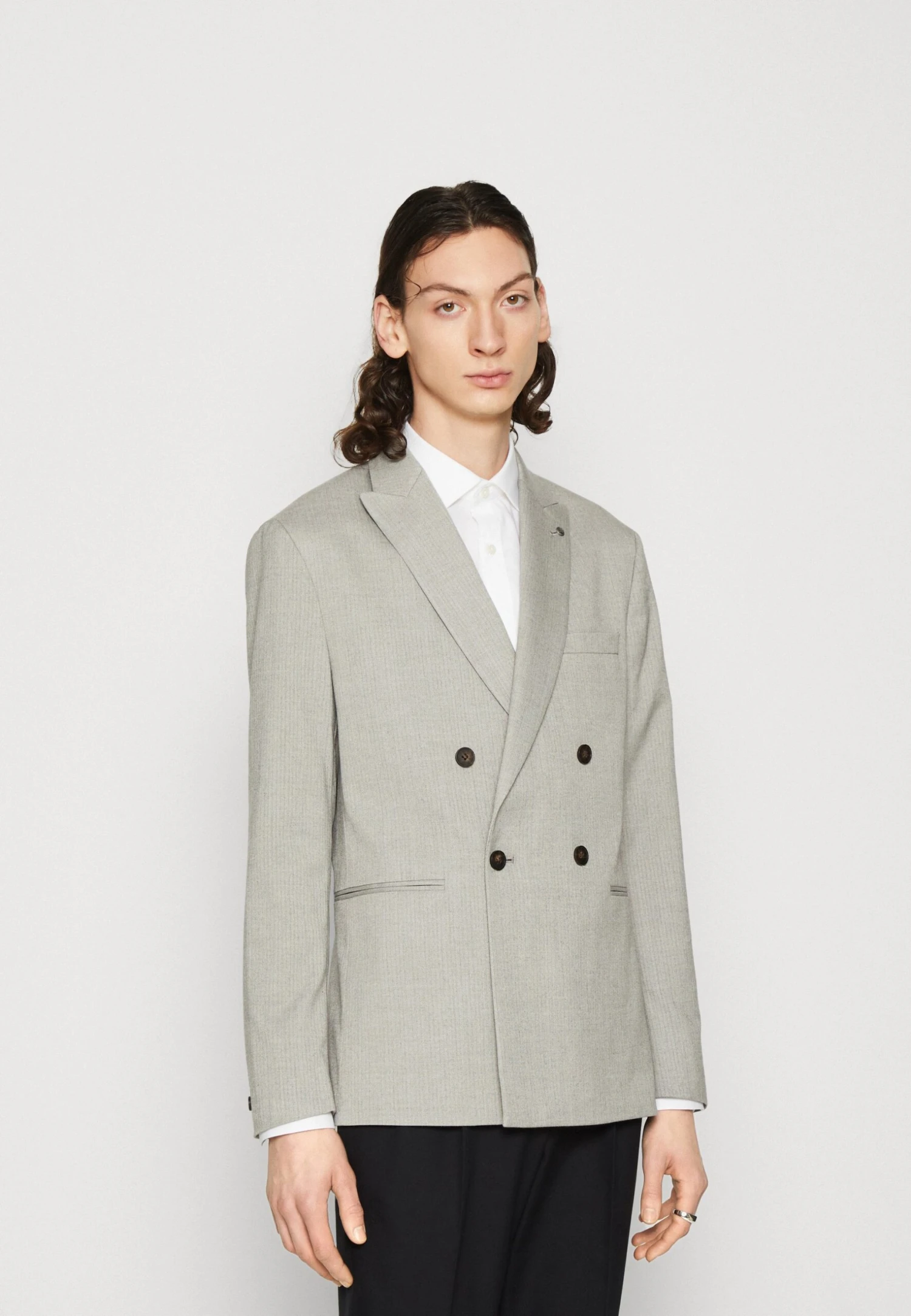 The Summer Vintage Story - Colbert - Grey 1 The Summer Vintage Story - Colbert - Grey