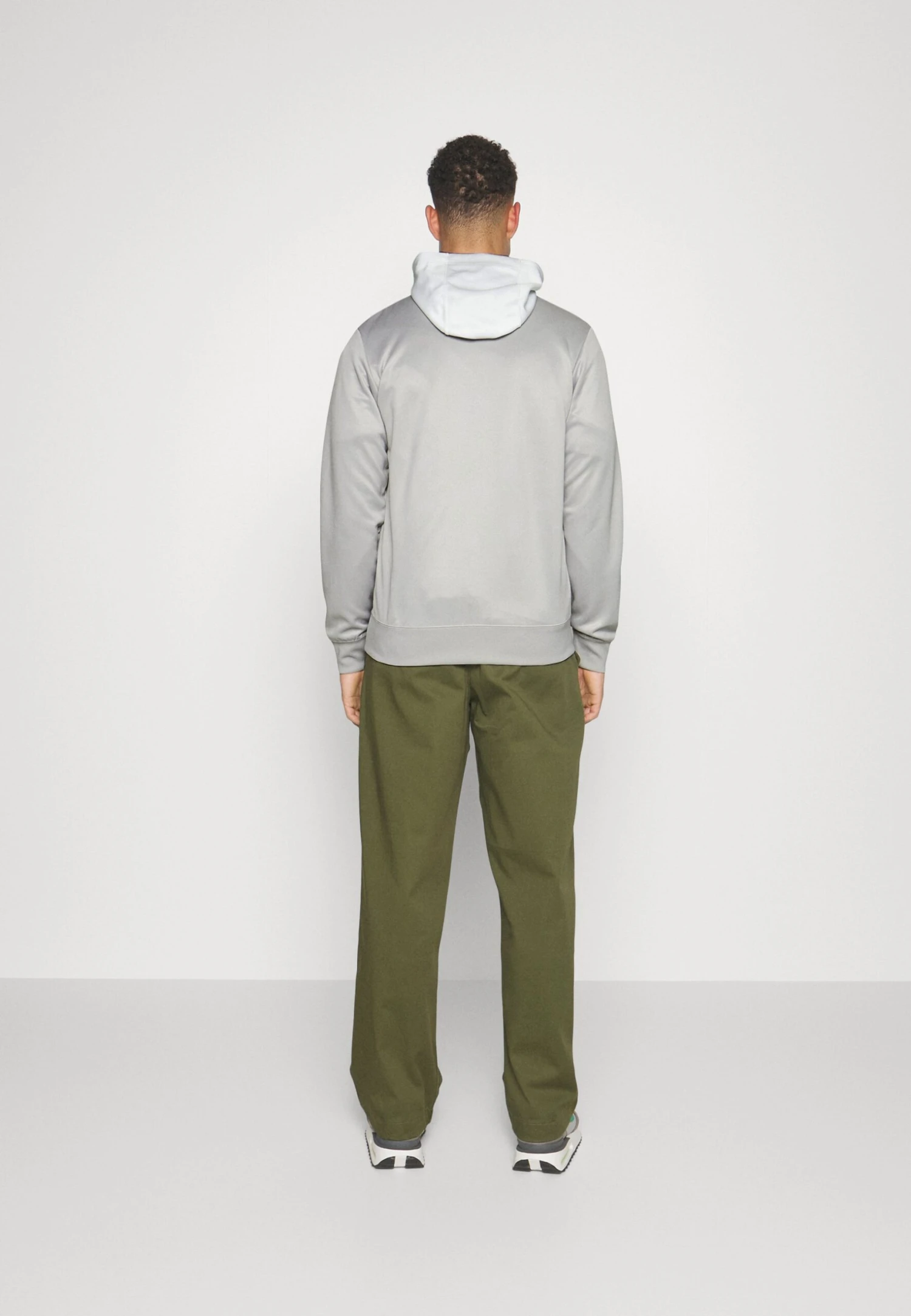 Nike Sportswear M Nsw Repeat Sw Pk Fz- Trainingsvest - Light Iron Ore/White/Black 4 Nike Sportswear M Nsw Repeat Sw Pk Fz- Trainingsvest - Light Iron Ore/White/Black - Afbeelding 4