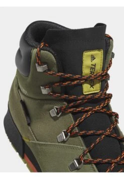 Adidas TERREX Terrex Snowpitch Cold Rdy Traxion - Outdoorschoenen - Focus Olive Core Black Pulse Olive -Next Verkoopwinkel ae7559cbd75a484da56997c33573799f