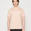 Calvin Klein Front Logo - T-Shirt Print - Soft Coral 12 Calvin Klein Front Logo - T-Shirt Print - Soft Coral -Next Verkoopwinkel af8f1911fad743599a0fba88764f12c6