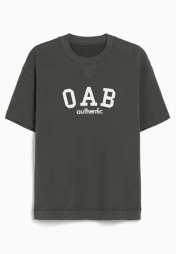 BERSHKA Varsity Print - Plush - T-Shirt Print - Grey -Next Verkoopwinkel b1380363c359442887c20724726589a2