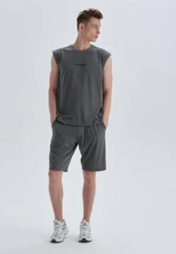 Shorts - Anthracite