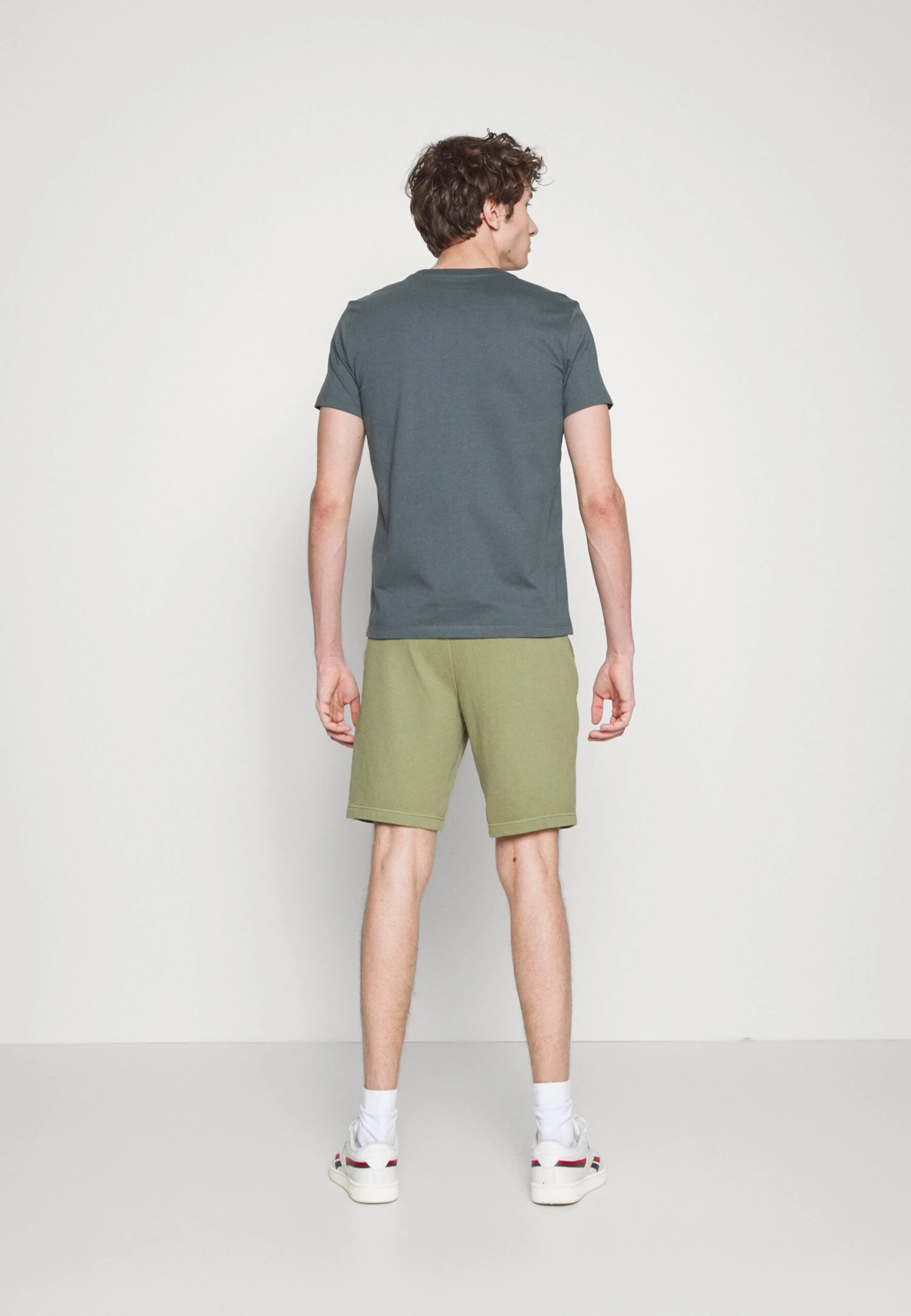 Marc O'Polo With Front And Back Pockets - Shorts - Olive 3 Marc O'Polo With Front And Back Pockets - Shorts - Olive - Afbeelding 3
